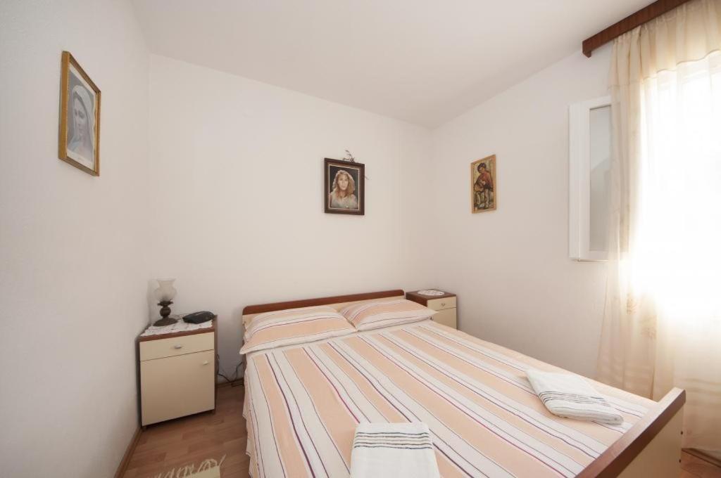 Apartments Mira Splitska Exterior photo