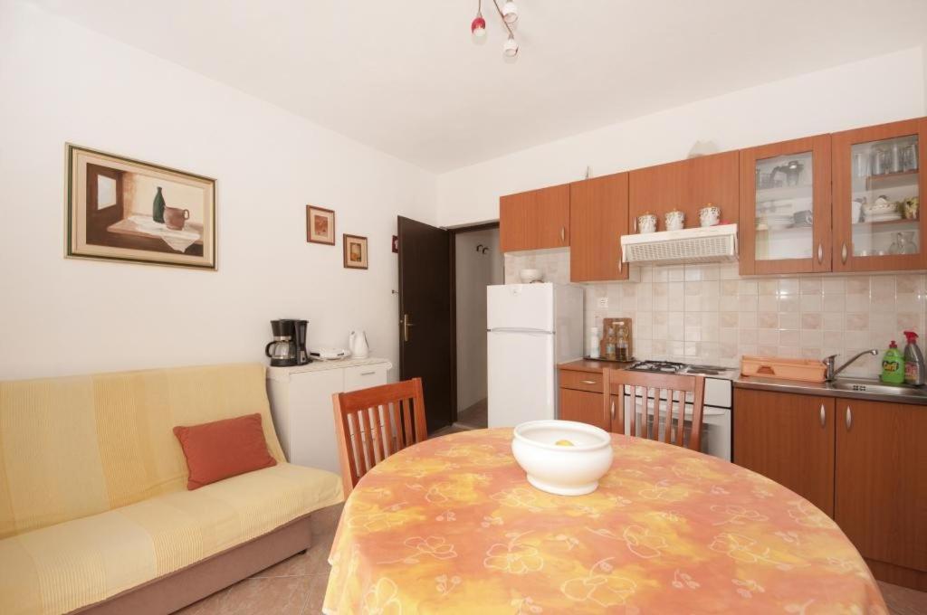 Apartments Mira Splitska Exterior photo